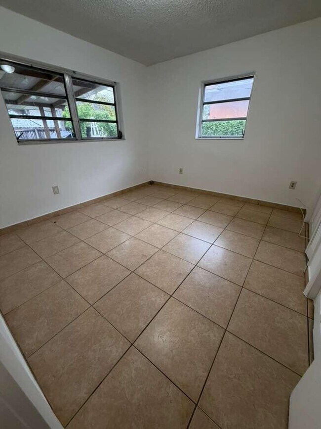 Foto del edificio - 4796 E 10th Ave
