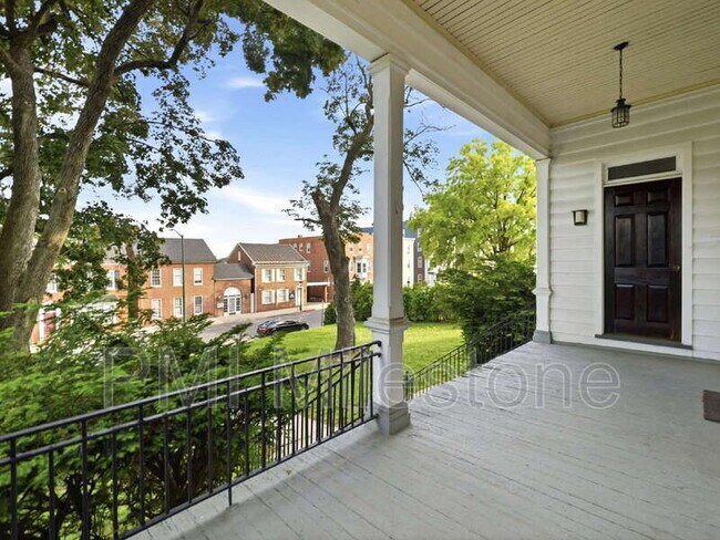 Foto del edificio - 323 N Potomac St