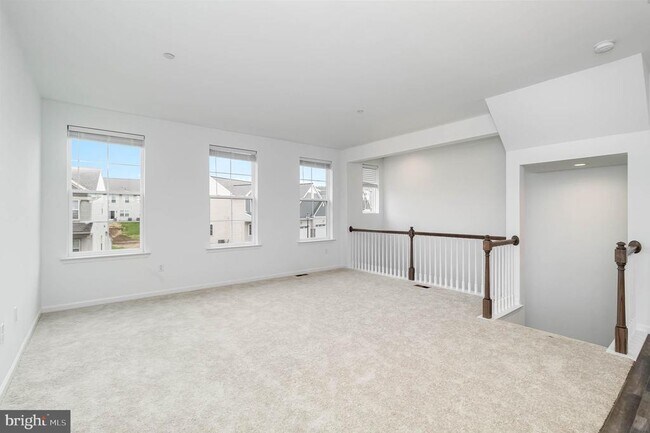 Building Photo - 1833 Shady Ln