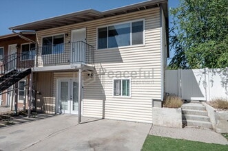 Building Photo - 1425 Mandalay Rd W