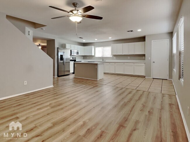 Foto del edificio - 11529 W Flores Dr