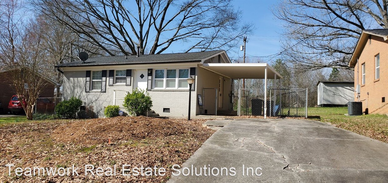 Primary Photo - 2 br, 1 bath House - 437 Red Tip Ln