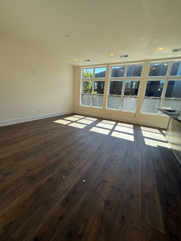 Photo - 3133 Long Blvd Apartment