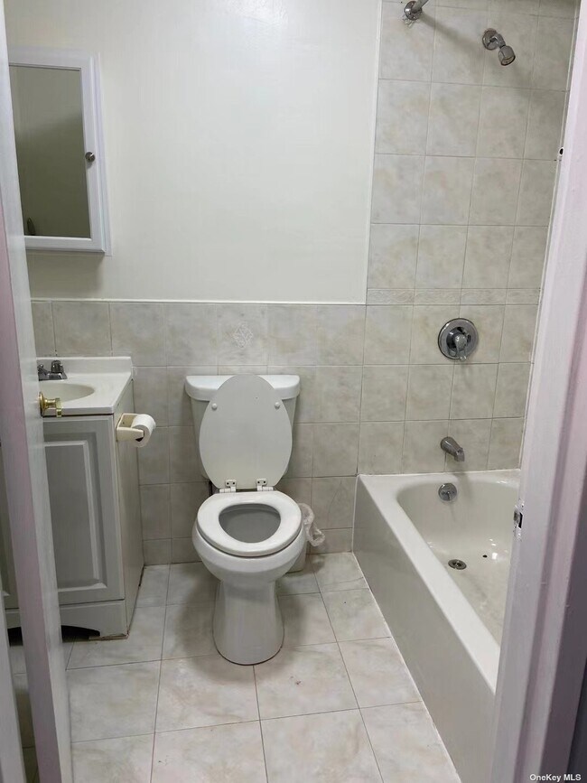 Foto del edificio - 87-03 Kingston Pl