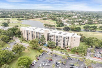 Building Photo - 16300 Golf Club Rd