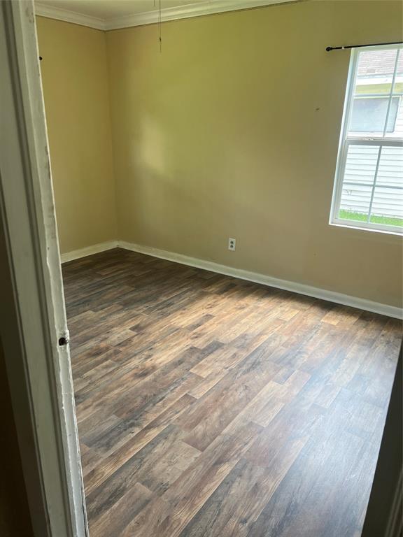 Building Photo - 2415 Huntington Dr