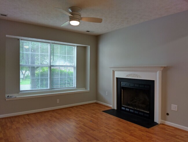 Building Photo - 3bd/2.5ba House