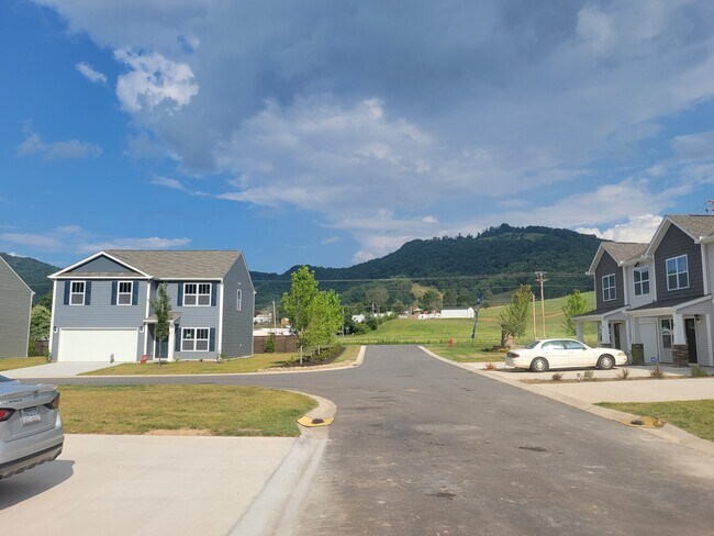 Foto del edificio - 50 Clear Creek Ln