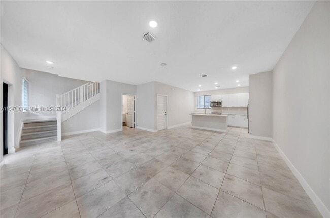 Foto del edificio - 4874 NW 83rd Pky