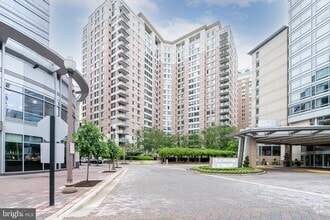 Building Photo - 851 N Glebe Rd