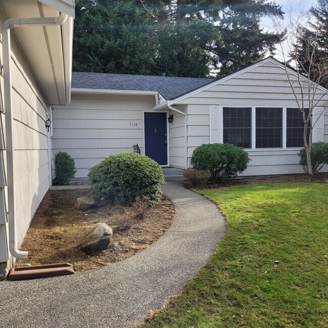 Building Photo - 3 Bedroom Rambler in Bellevue