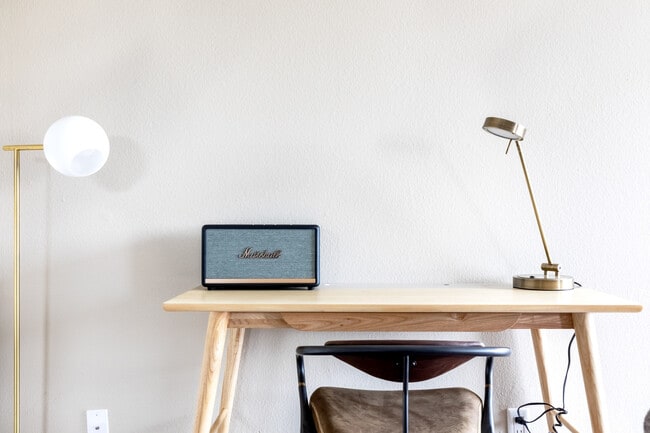 Building Photo - 1439 N Poinsettia Pl