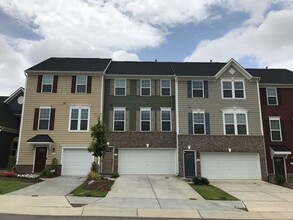 Building Photo - 110 Brier Summit Pl