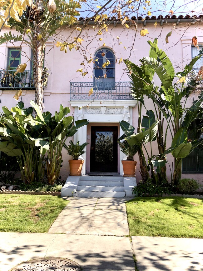 Foto del edificio - 224 S Sycamore Ave