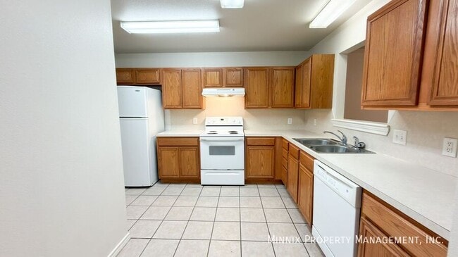 Building Photo - 5402 Kemper St