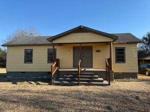 Building Photo - 522 James St