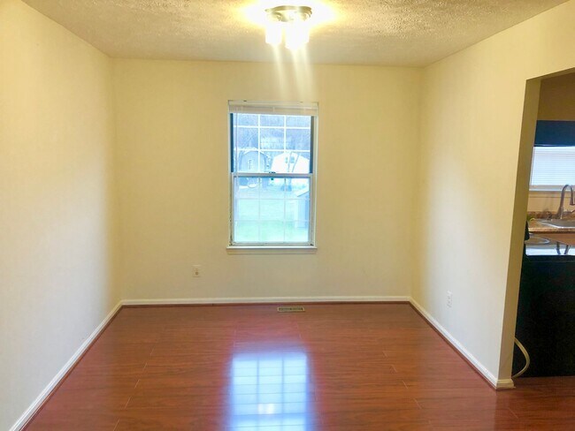 Foto del edificio - Spacious 3 Bedroom Single Family Home in B...