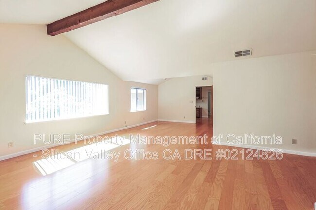 Foto del edificio - 20190 Winn Rd