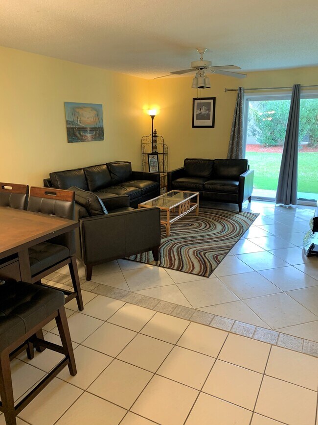 Open floor plan - 97 Cross Creek Rd