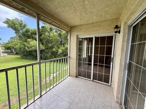Building Photo - 1673 SE Green Acres Cir