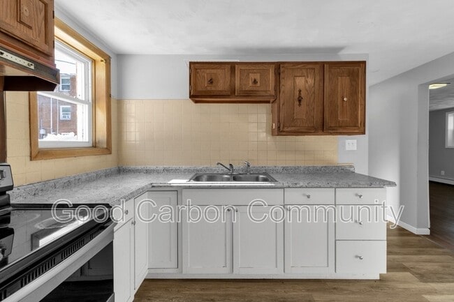 Building Photo - 1190 Orchard Park Rd