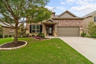 Building Photo - 1705 Medina Ln