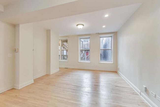 Building Photo - 1519 N Hudson Ave