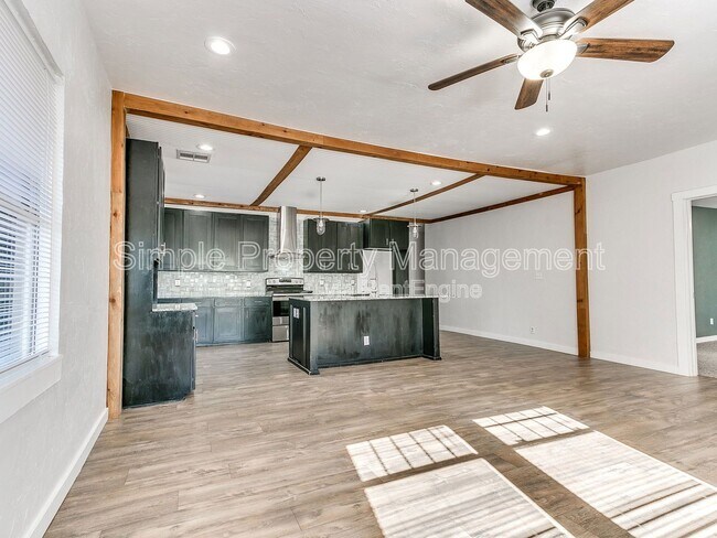 Foto del edificio - 2605 N Robinson Ave