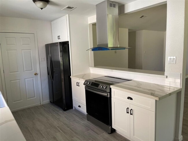 Building Photo - 17706 Red Wolf Dr