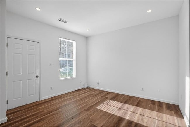 Building Photo - 4011 Redan Rd