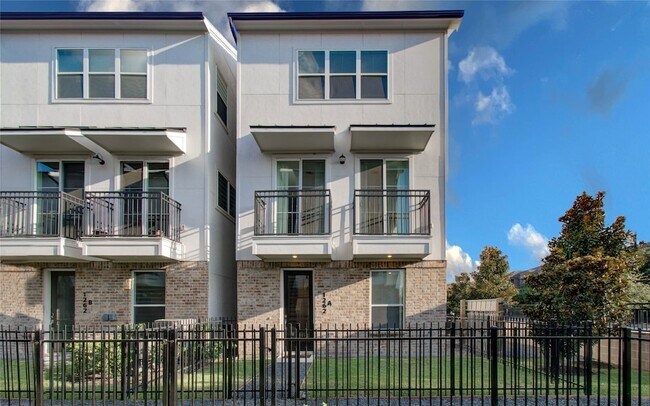 Foto del edificio - 1262 N Post Oak Rd