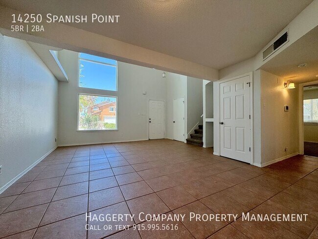 Building Photo - East El Paso 5 bed Refrig A/C!