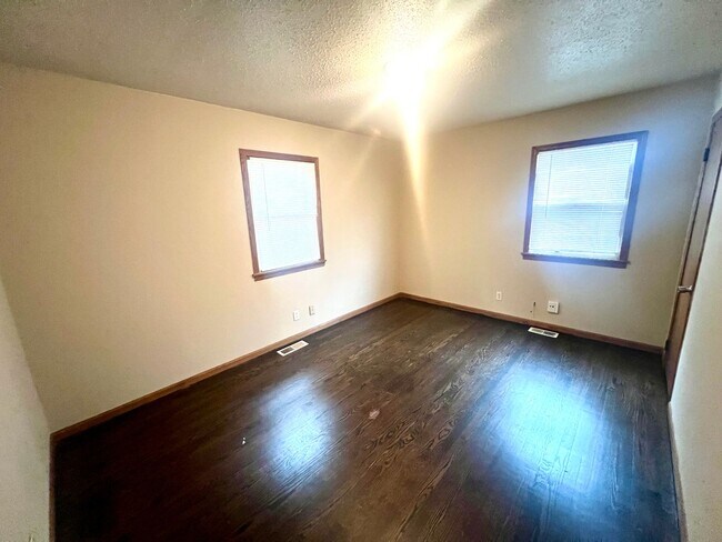 Foto del edificio - 2921 Appleton Ave