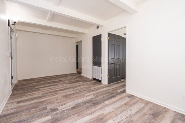 Foto del edificio - 1335 W Dora St