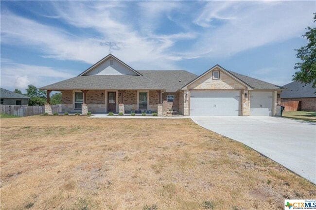Building Photo - 1040 Vista Dr