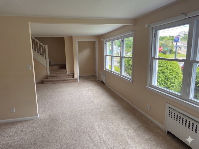 Foto del edificio - 0-17 Saddle River Rd