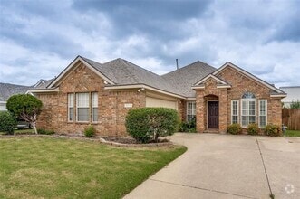 Building Photo - 10715 Robincreek Ln