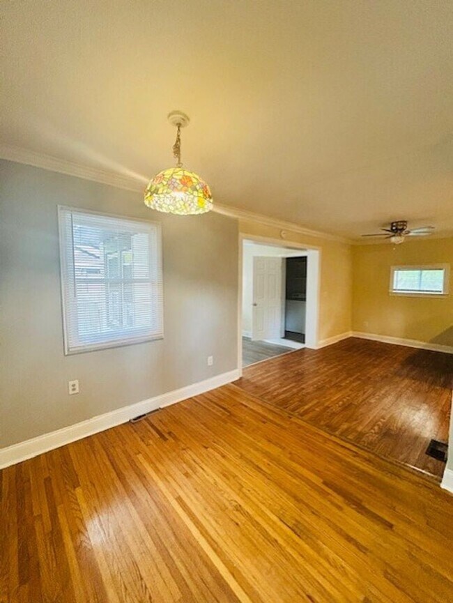 Foto del edificio - 638 Vanderbrook Rd