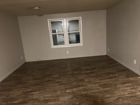 Foto del edificio - 220 W 6th Ave