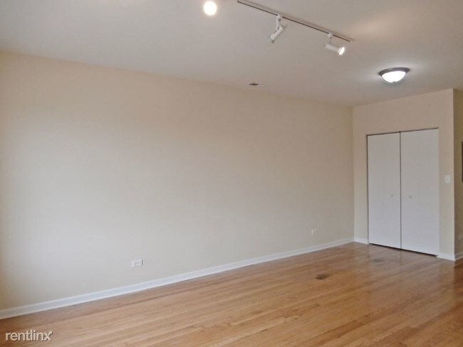 Foto del edificio - 3123 W Lawrence Ave