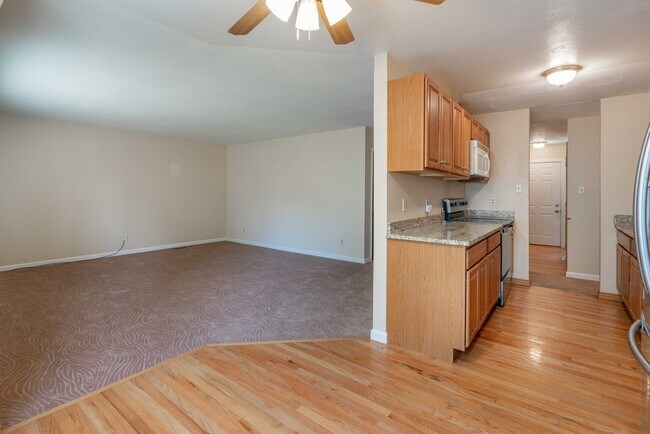 Building Photo - 2508 S Pitkin Way