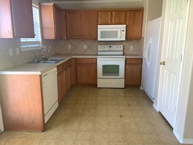 Building Photo - 4901 Donegal Bay Ct