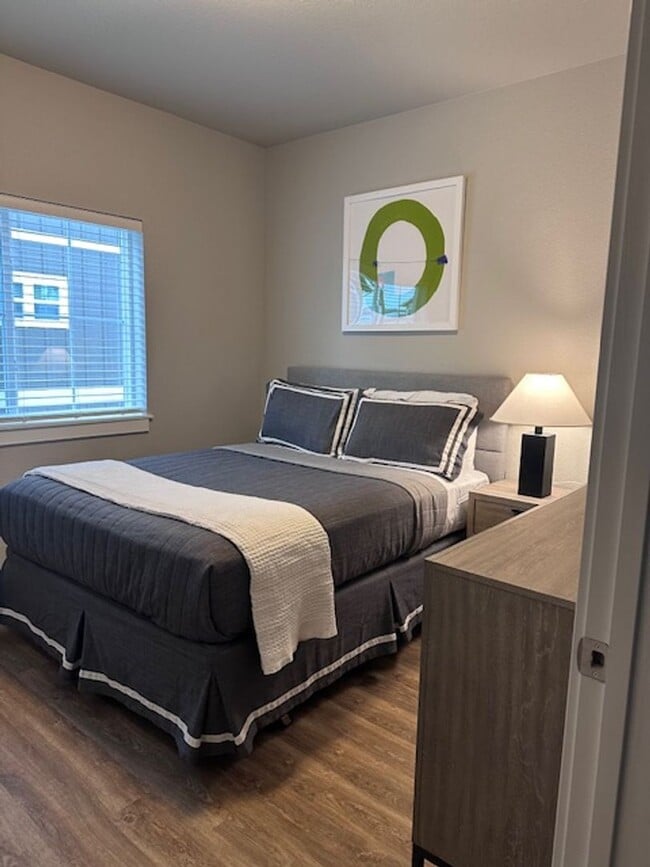 Interior Photo - Clover On Cascade