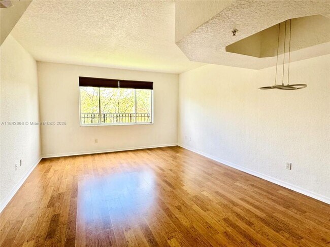 Foto del edificio - 771 SW 148th Ave