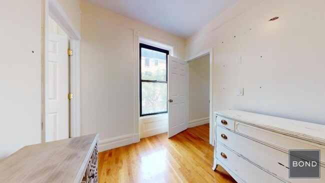 Foto del edificio - 196 W 108th St
