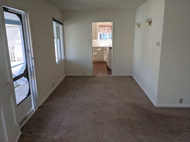 dining are - 1313 Portola Ave