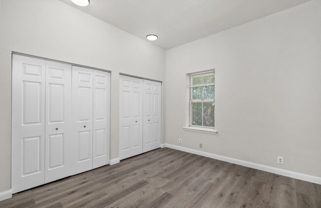 Building Photo - 915 Geyer Ave