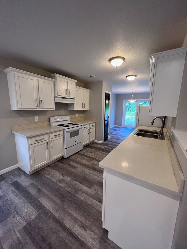 Quartz Countertops - 2075 SW Buchanan St