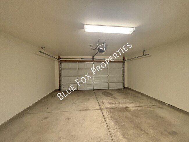 Foto del edificio - 5369 S Waterloo Ln
