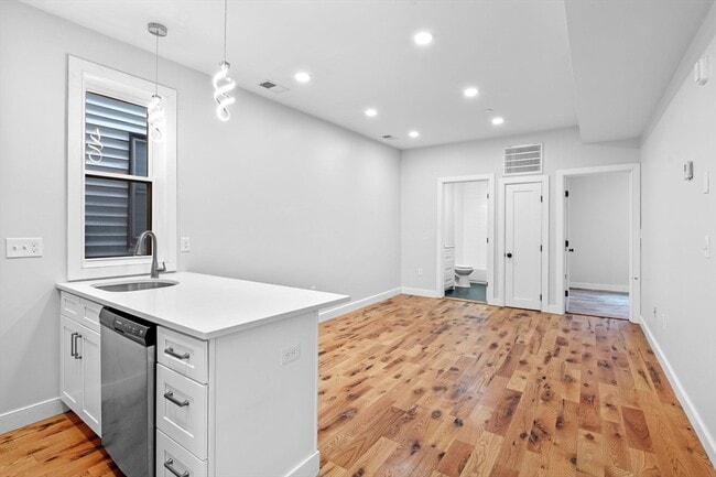 Foto del edificio - 283 Chelsea St